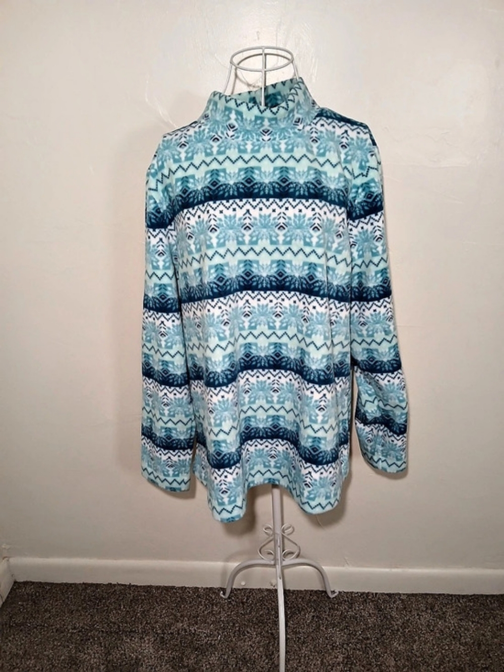 Croft & Barrow Geometric Fair Isle Mock Neck Fleece Pullover in Blue & White XL